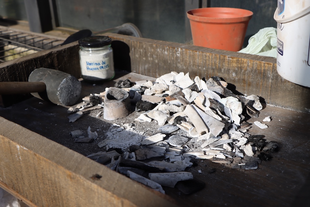 Las Torres Patagonia develops initiatives to reuse beer waste and beef bones